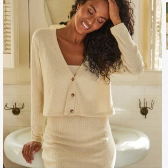 Saylor Cream Ribbed V-Neck Long Sleeve Sweater Dress Sz M - Picture 1 of 11